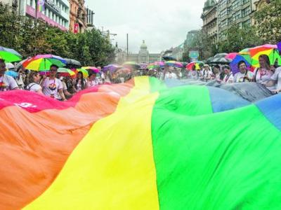 Bendecir la unión LGBTQ+ es insuficiente, según colectivo en Ecuador